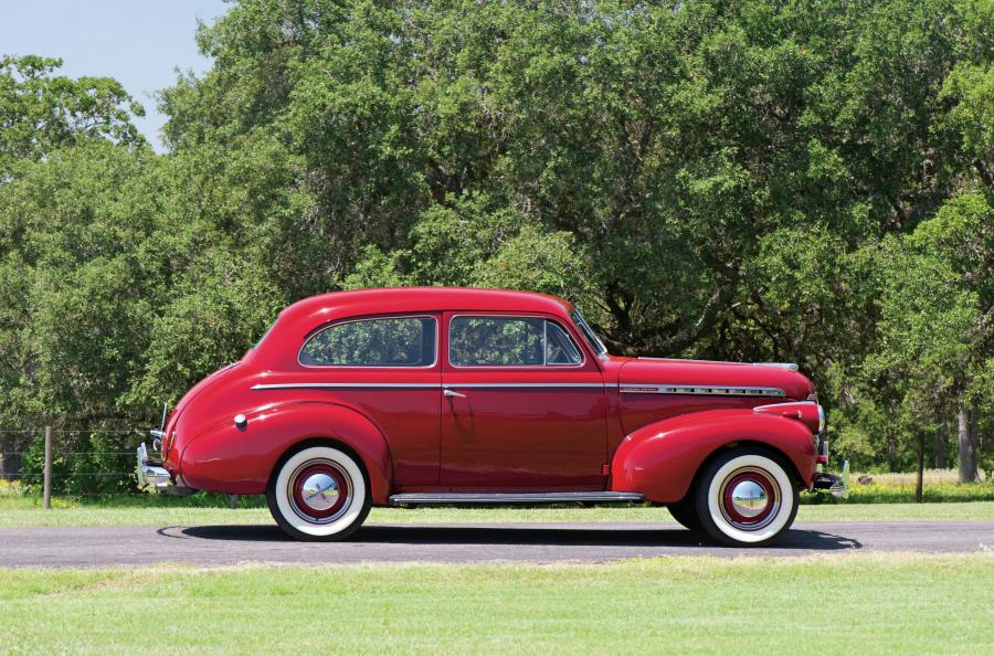  Chevrolet Special DeLuxe 2-Door Town Sedan 1940 года  (фото 15 из 18)